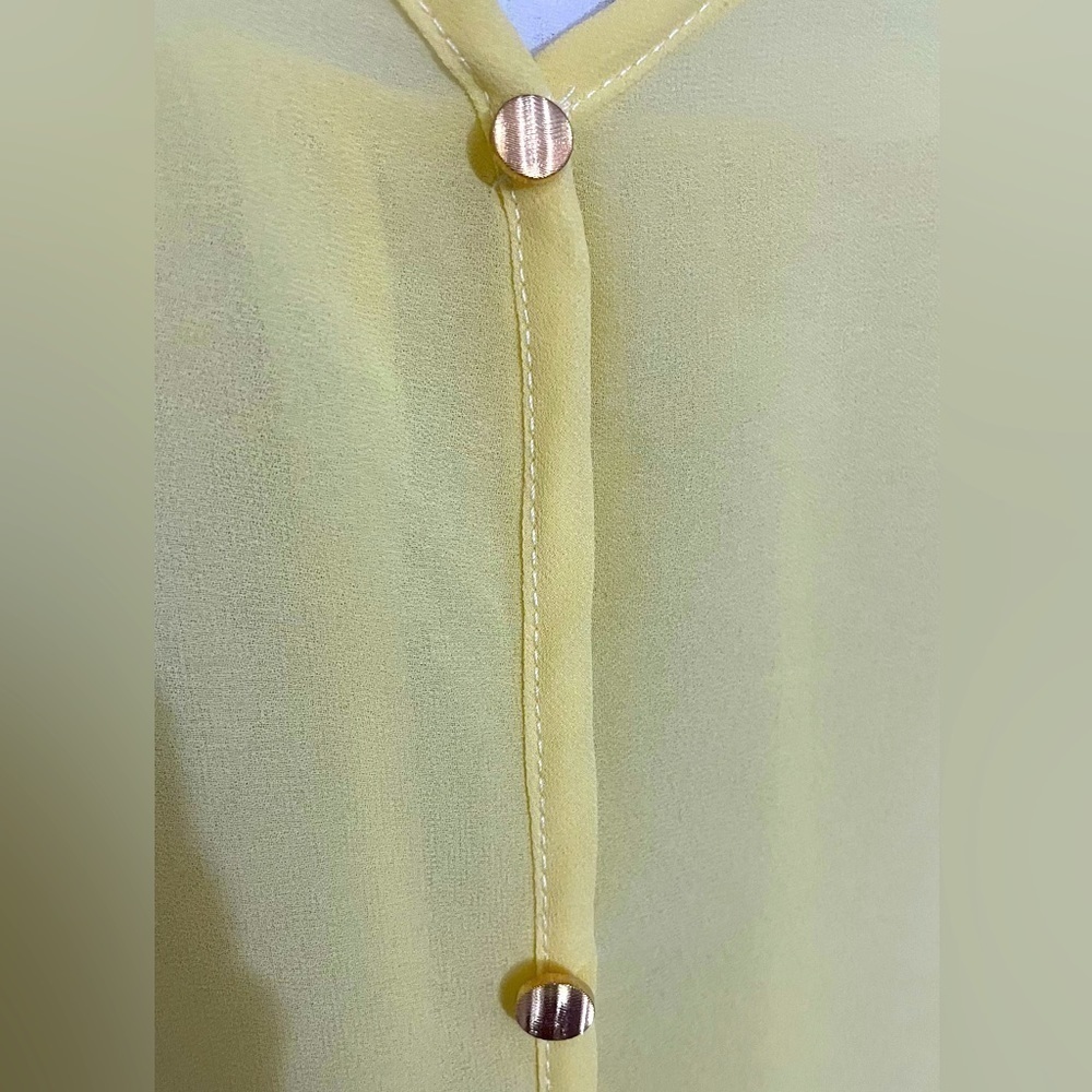 Yellow white top sheer short sleeve button down blouse light breezy - Picture 2 of 7